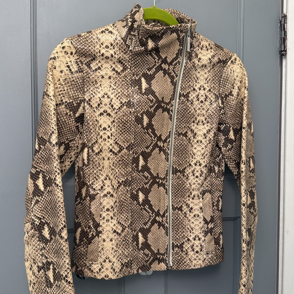 Stunning Michael Kors snake print leather jacket - Picture 8 of 8